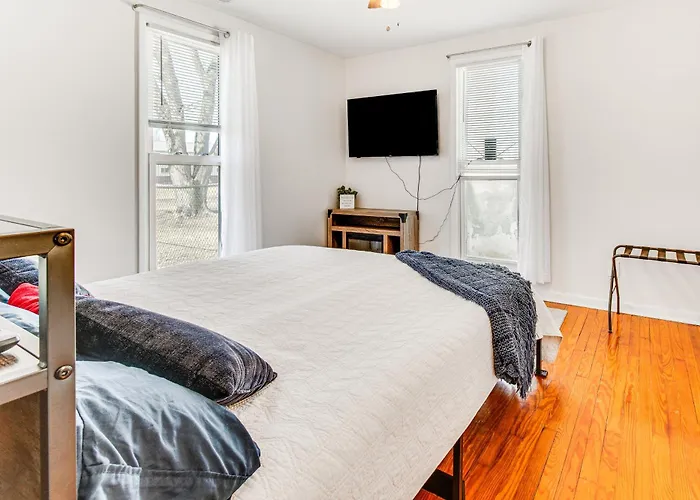 Mins To Local Attractions: Pet Friendly W/ Yard! Casey