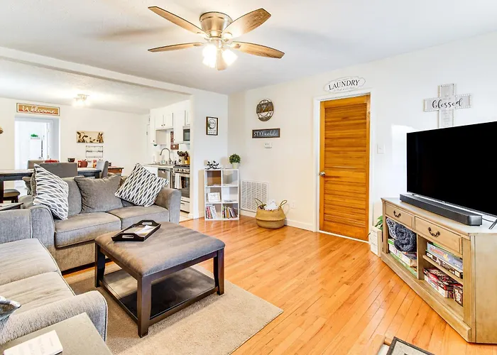 Mins To Local Attractions: Pet Friendly W/ Yard!
